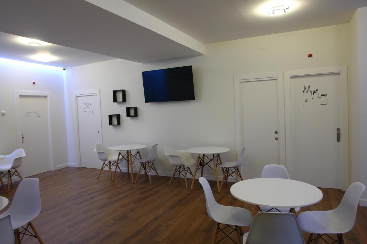 Hostel Trovadores Burgo エクステリア 写真